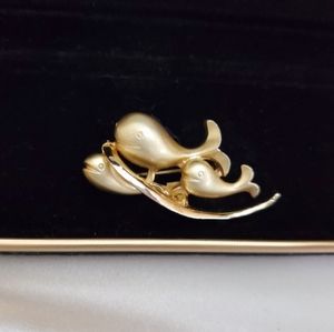 ❤HOST PIC❤ Vintage Brooch Whales ~ Vintage Jewelry ~ Vintage Brooch Fish
